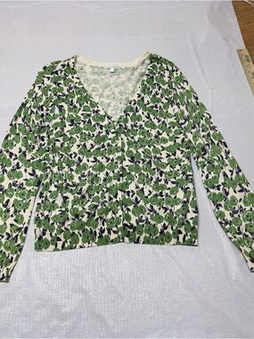 Fashion Bug Green and White Floral Button-Down Top